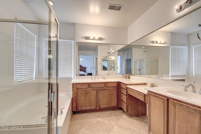 1120 N CROSSCREEK Drive, Chandler, AZ 85225