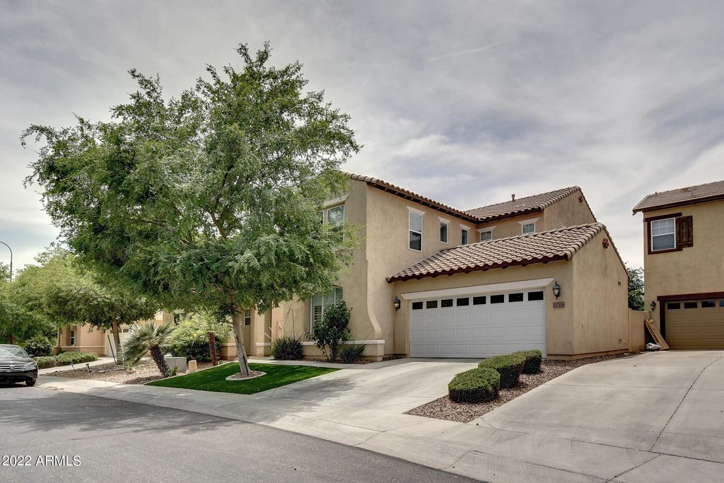 1120 N CROSSCREEK Drive, Chandler, AZ 85225