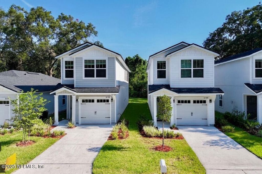 8911 DANDY Avenue, Jacksonville, FL 32211