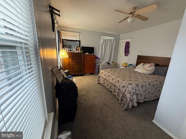 3 GOLF RD, Darby, PA 19023