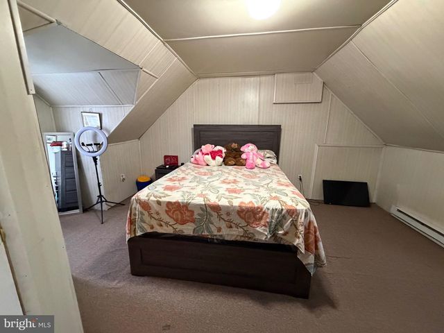 3 GOLF RD, Darby, PA 19023
