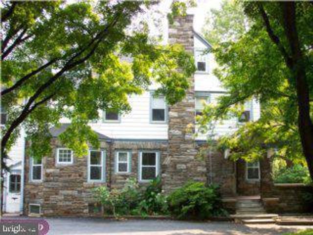 3 GOLF RD, Darby, PA 19023