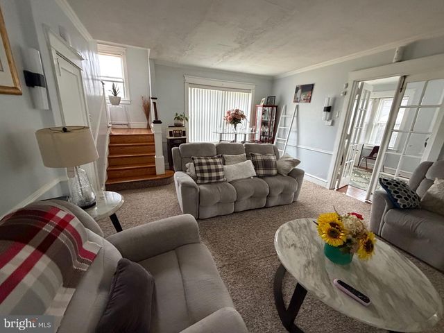 3 GOLF RD, Darby, PA 19023