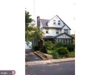3 GOLF RD, Darby, PA 19023