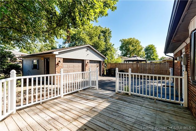2321 Bishop Road, Jeffersonville, IN 47130