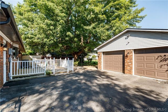 2321 Bishop Road, Jeffersonville, IN 47130
