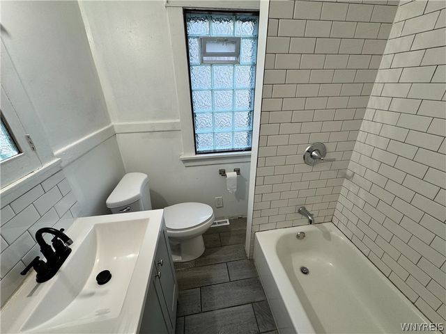 24 Rano Street, Buffalo, NY 14207