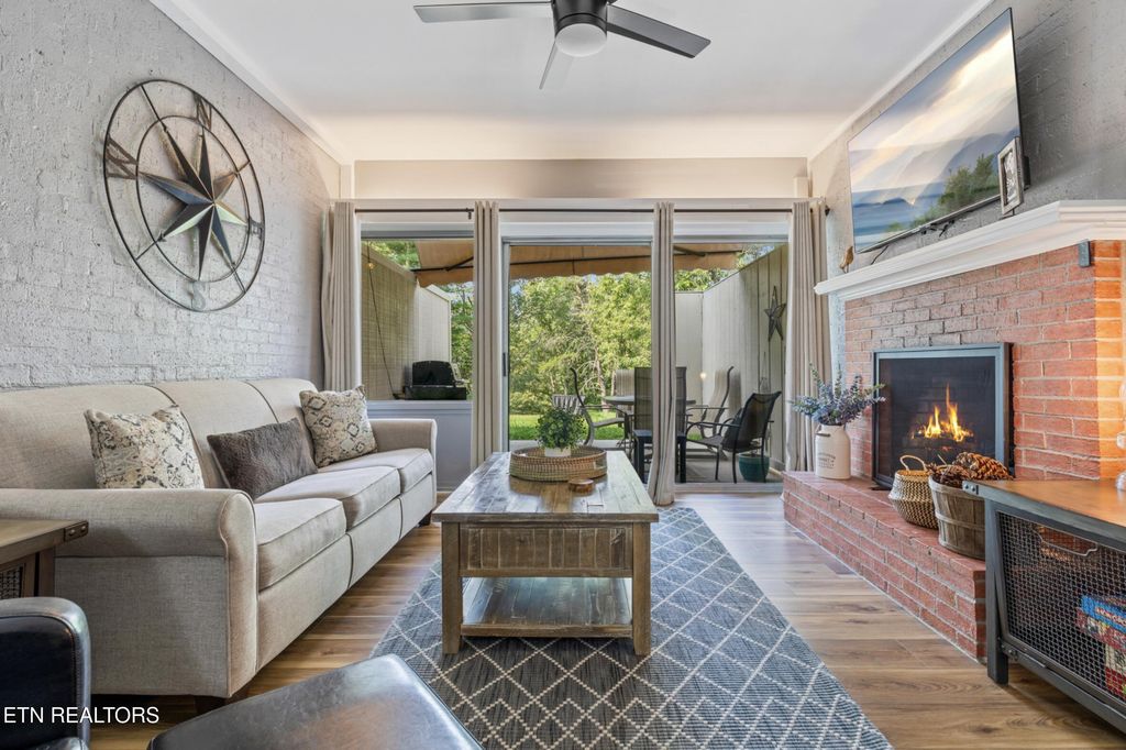 2806 Suncrest Rd 6, Pigeon Forge, TN 37863