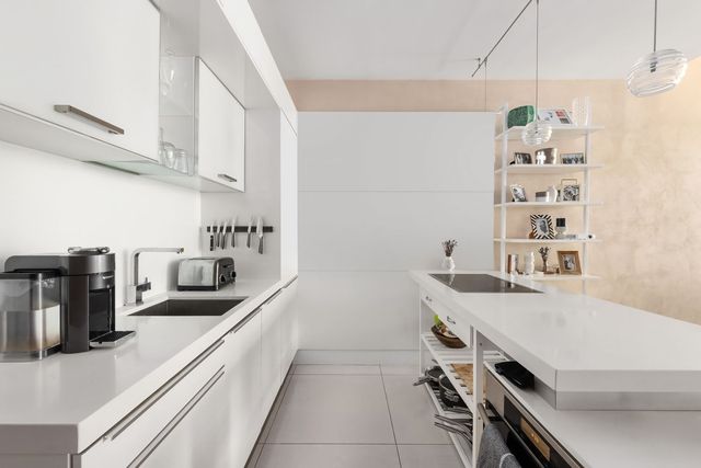 111 Fulton St Apt 806, New York City, NY 10038
