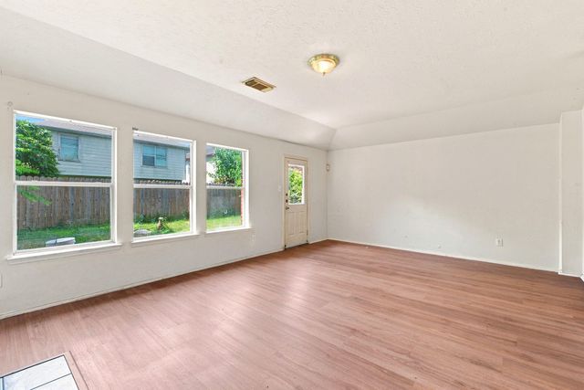 822 N Vista Drive, Houston, TX 77073