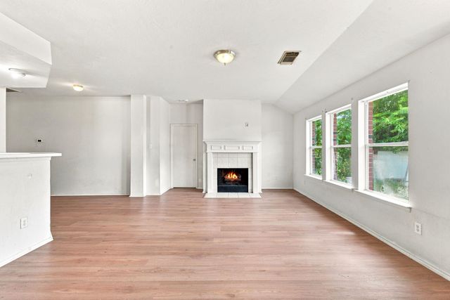 822 N Vista Drive, Houston, TX 77073