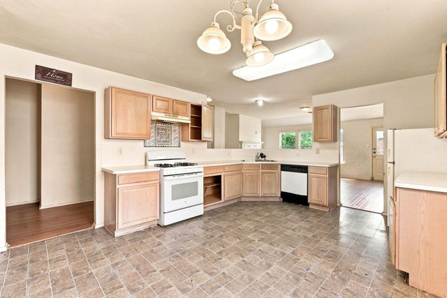 822 N Vista Drive, Houston, TX 77073