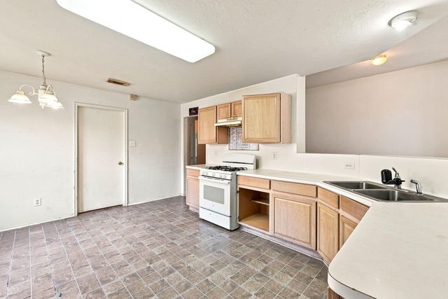822 N Vista Drive, Houston, TX 77073