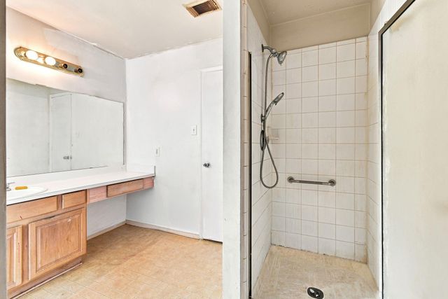 822 N Vista Drive, Houston, TX 77073