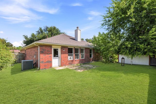822 N Vista Drive, Houston, TX 77073