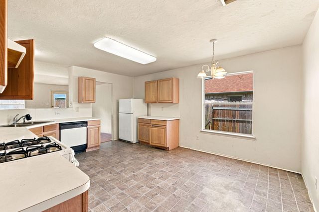 822 N Vista Drive, Houston, TX 77073