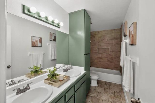 945 E Street, Ramona, CA 92065