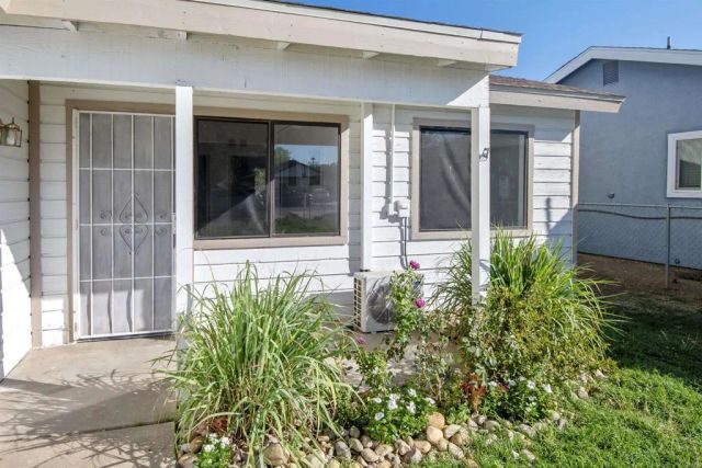 945 E Street, Ramona, CA 92065