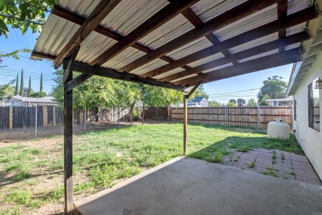 945 E Street, Ramona, CA 92065