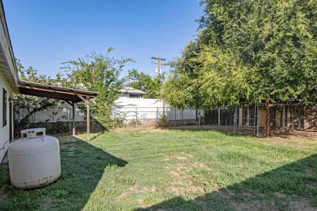 945 E Street, Ramona, CA 92065