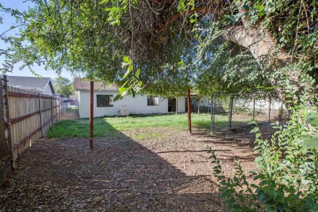 945 E Street, Ramona, CA 92065