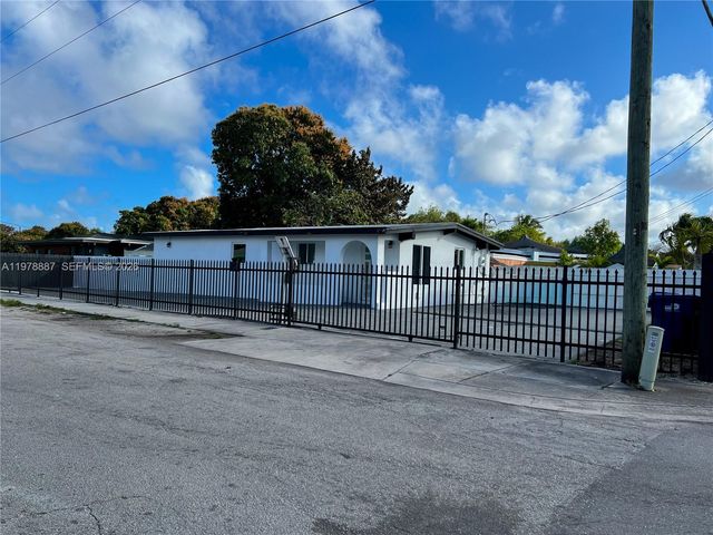 10090 W Fern Street, Miami, FL 33157