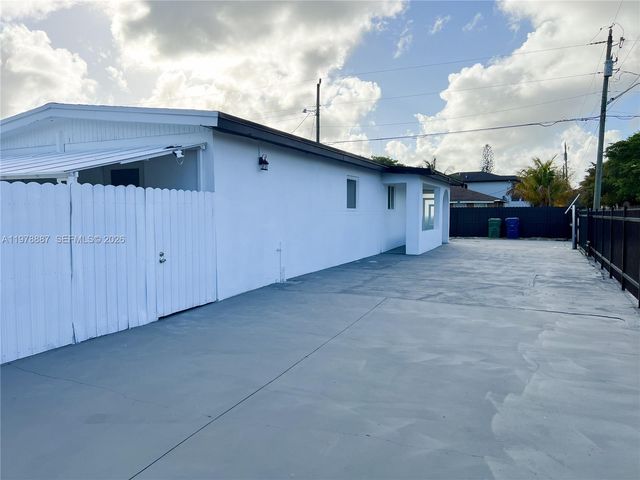 10090 W Fern Street, Miami, FL 33157