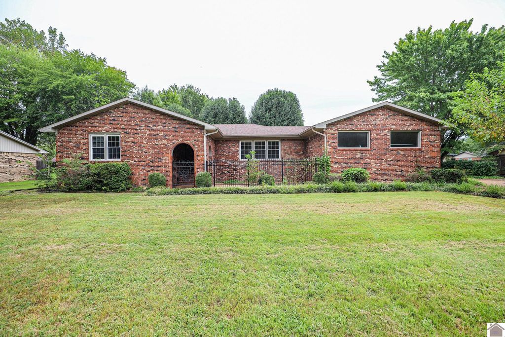 340 Hathaway Trail, Paducah, KY 42003