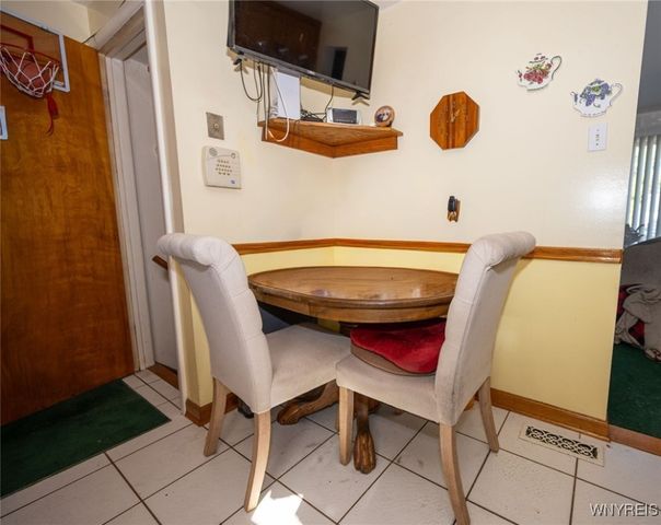 20 Brookville Drive, Tonawanda, NY 14150