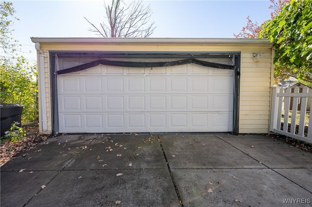 20 Brookville Drive, Tonawanda, NY 14150