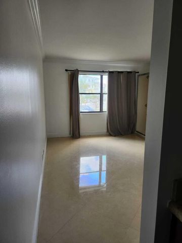 9355 SW 8th Street 222, Boca Raton, FL 33428