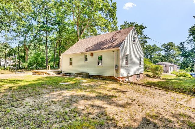 11 Sunset Avenue, Coventry, RI 02816