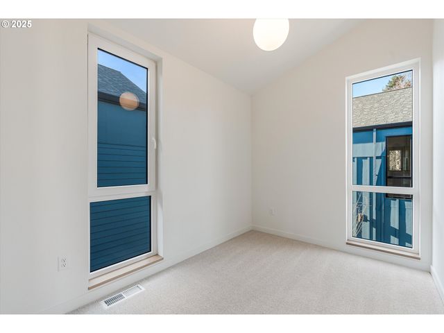 5484 Se Boise St, Portland, OR 97206