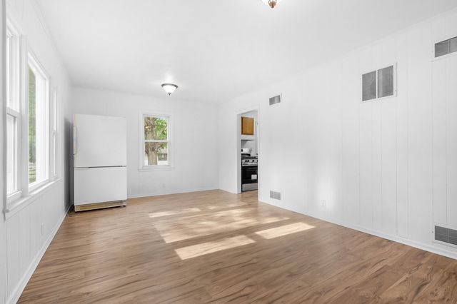 99 Eldredge Street, Battle Creek, MI 49037