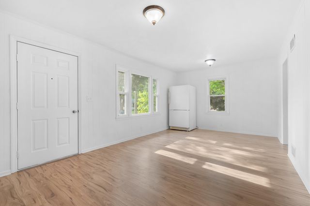 99 Eldredge Street, Battle Creek, MI 49037