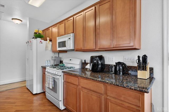 795 Northstar Drive, Hanford, CA 93230