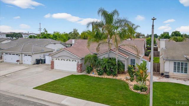 795 Northstar Drive, Hanford, CA 93230