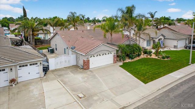 795 Northstar Drive, Hanford, CA 93230