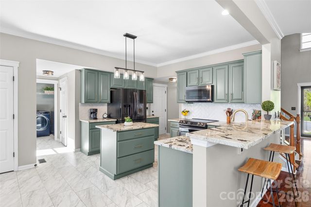 12141 Stone Forest Drive, Pineville, NC 28134