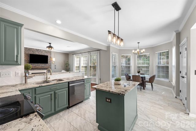 12141 Stone Forest Drive, Pineville, NC 28134