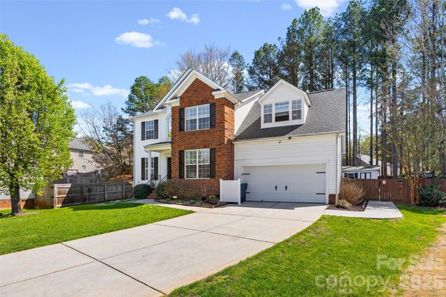 12141 Stone Forest Drive, Pineville, NC 28134