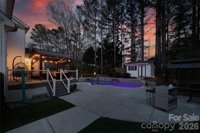 12141 Stone Forest Drive, Pineville, NC 28134