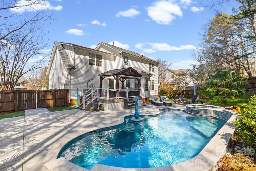 12141 Stone Forest Drive, Pineville, NC 28134