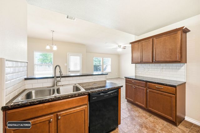 1413 N Houston Street, Royse City, TX 75189