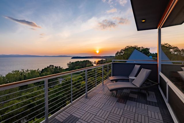 11 Lakeview Terrace, Burlington, VT 05401