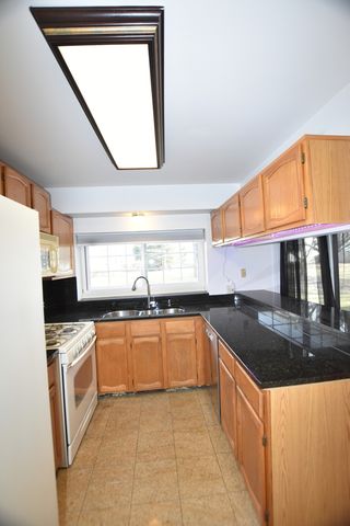 4475 Olmstead Drive, Hoffman Estates, IL 60192