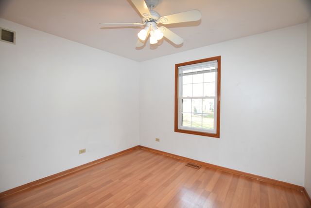 4475 Olmstead Drive, Hoffman Estates, IL 60192