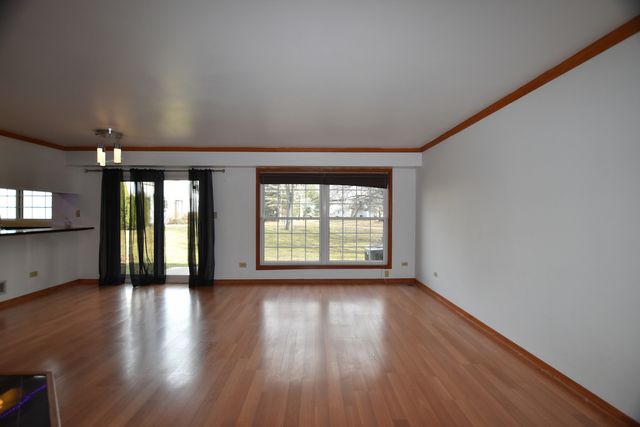 4475 Olmstead Drive, Hoffman Estates, IL 60192