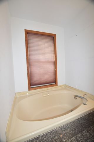 4475 Olmstead Drive, Hoffman Estates, IL 60192