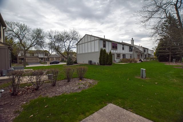 4475 Olmstead Drive, Hoffman Estates, IL 60192